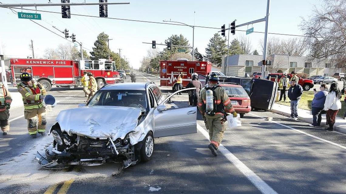 One red light missed. Three cars damaged. No serious injuries. Tri